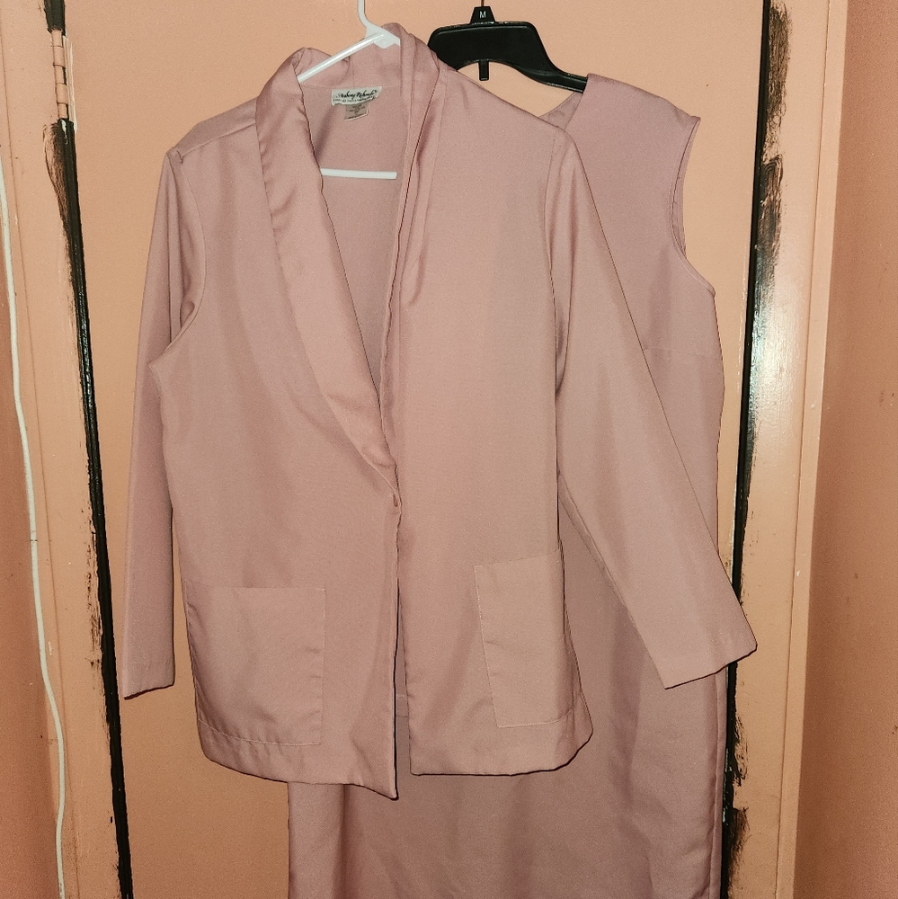 Anthony Richards two pieces suit size 16
